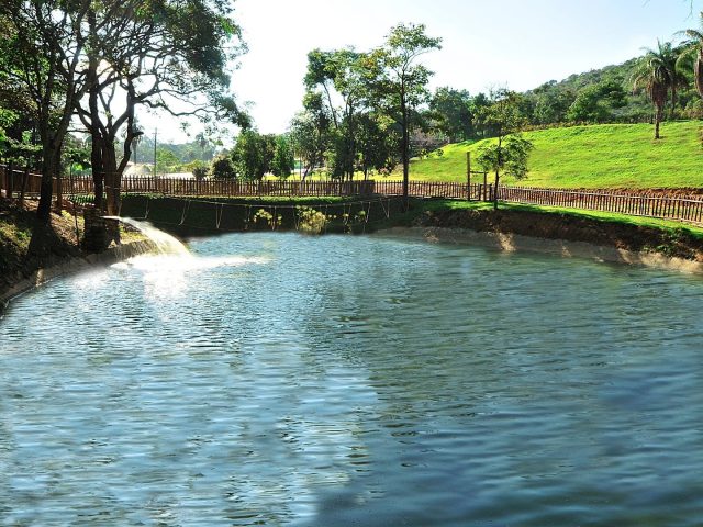 LAGO-AO-ENTARDECER