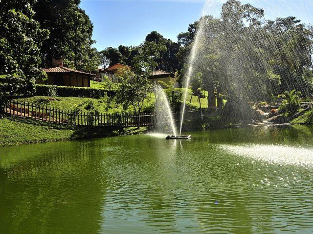 LAGO-COM-CHAFARIZ